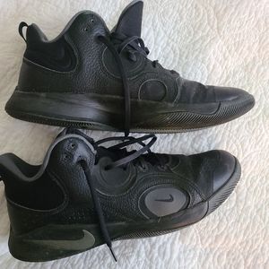 Mens size 11 Nike shoes